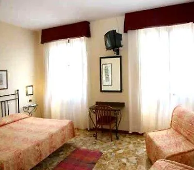 Ariston Hotel 3*